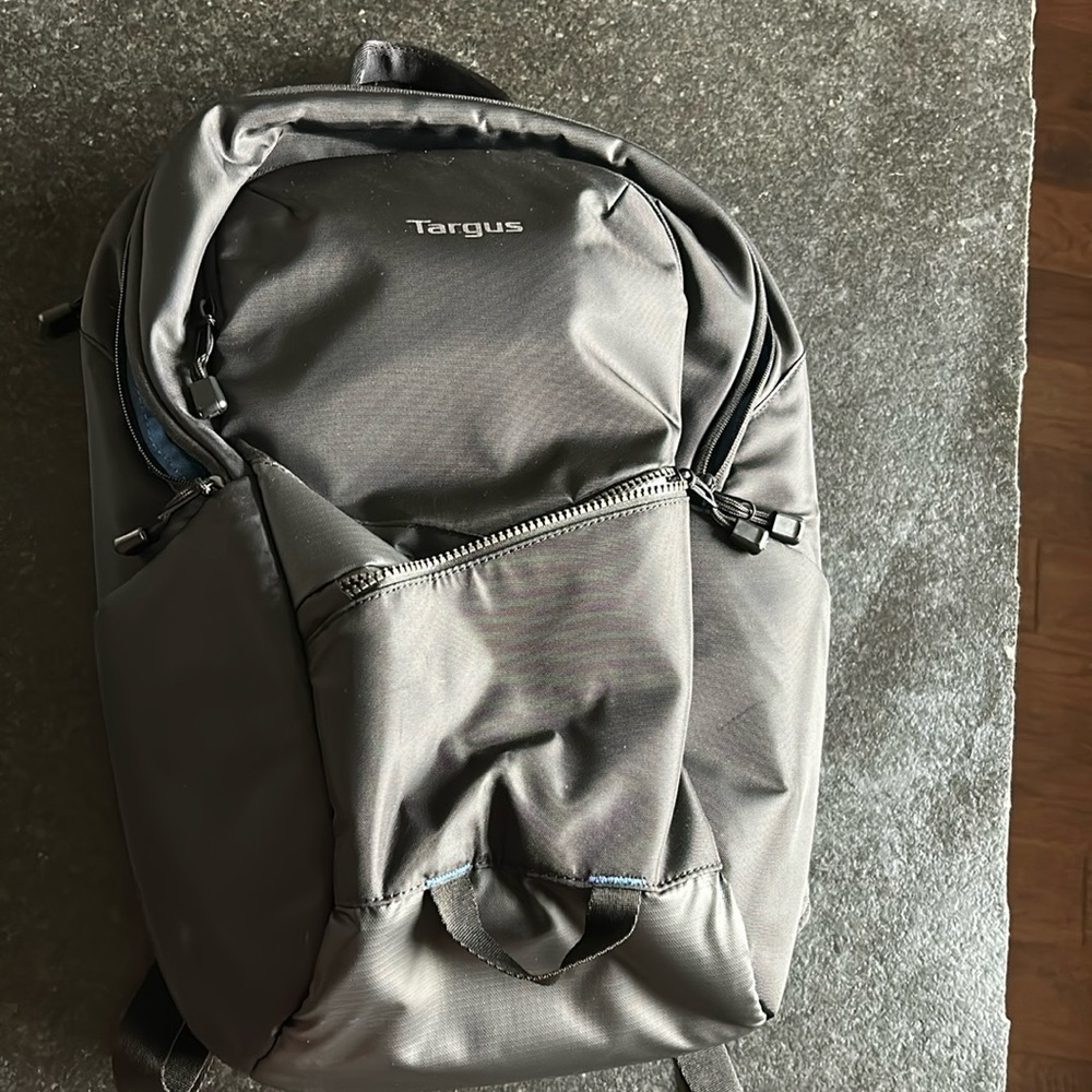 NWT- Targus® 15-16" Transpire™ Compact Everyday Backpack

New with tags